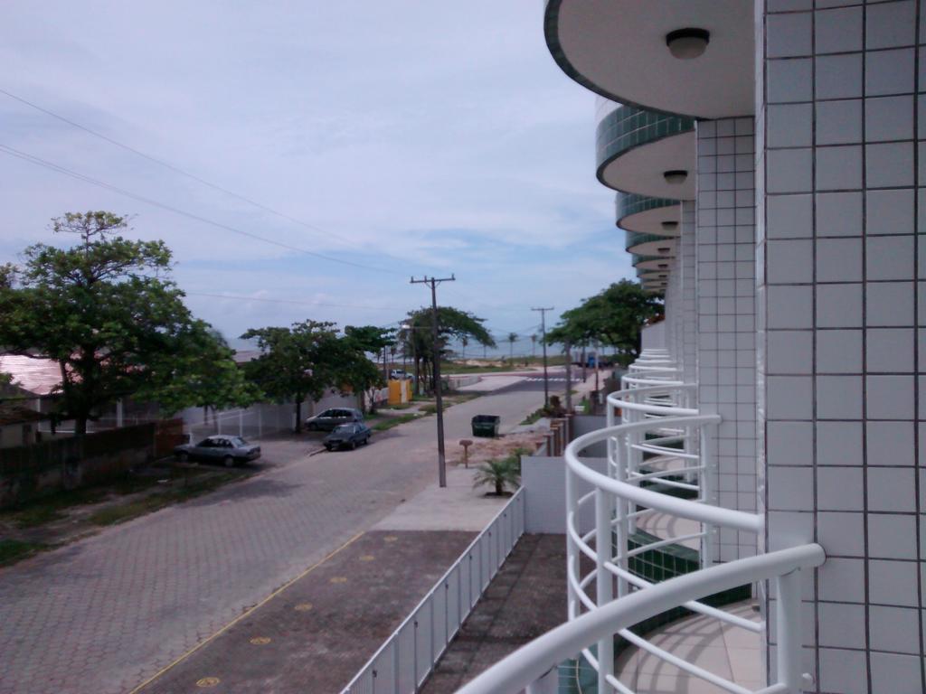Residencial Studio Living Appartement Guaratuba Buitenkant foto